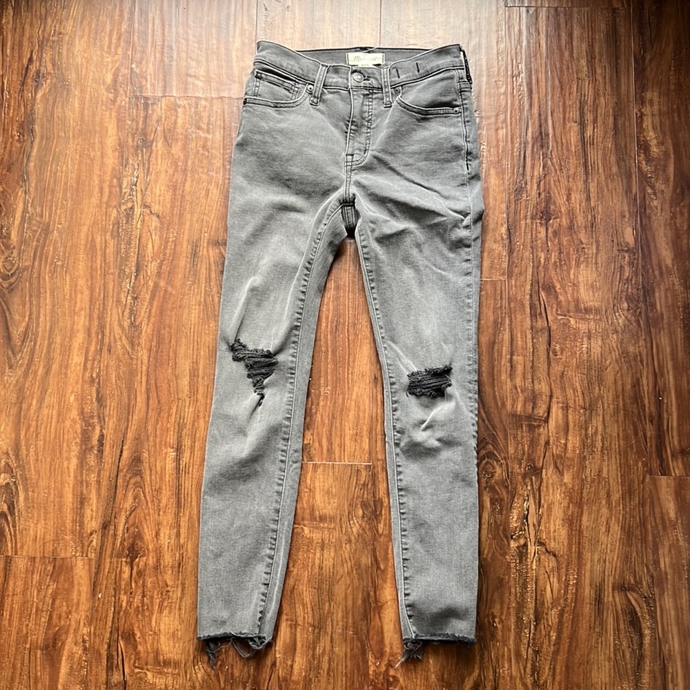 Madewell Grey distressed 9 inch mid rise skinny jeans